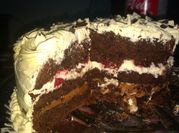 Una foto de cremas para relleno torta de chocolate
