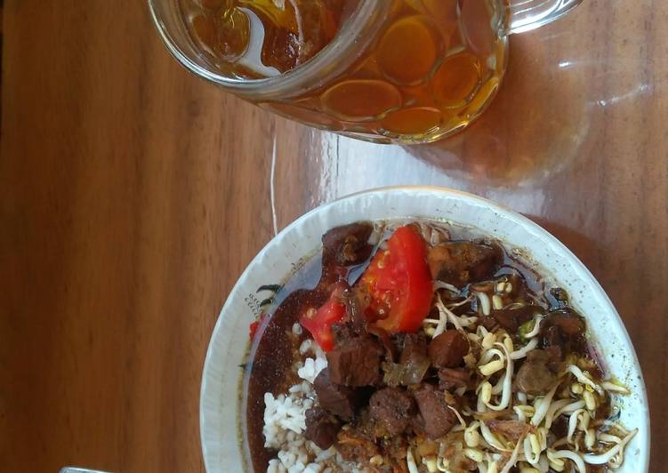 Rawon Ayam dan Kulit