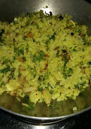 A picture of Aloo poha.