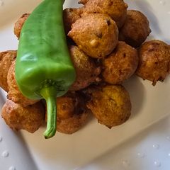 A picture of Methi gota pakoras.