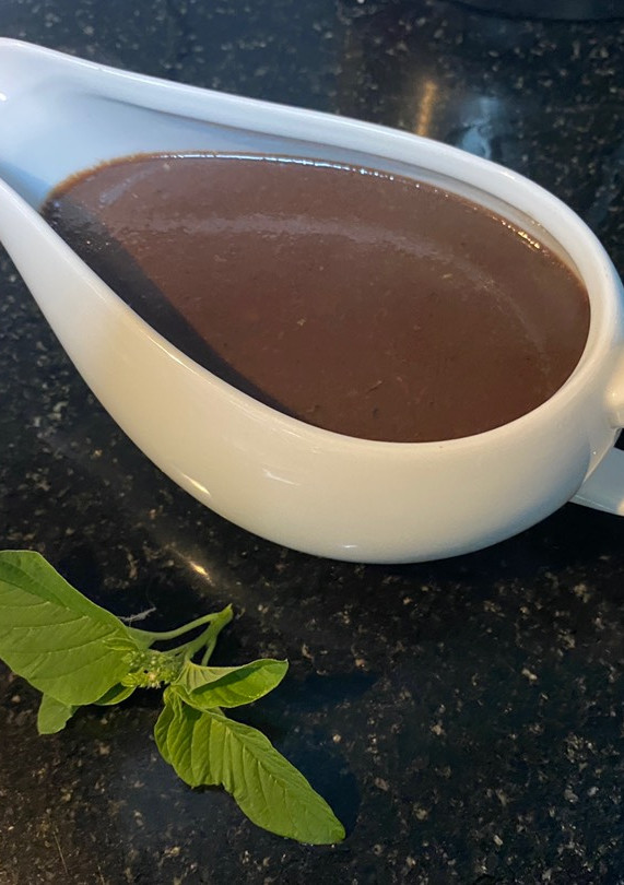 A picture of 6 Star Red Wine & Shallot Sauce for Beef.
