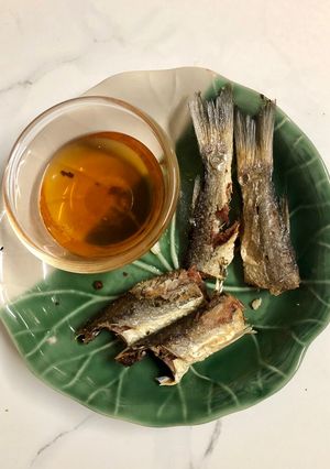 รูปของ ปลากระบอกร้าทอด 🐟