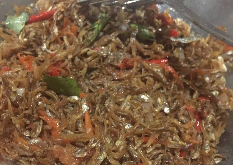 Bagaimana Menyiapkan Ikan teri sambal, Menggugah Selera