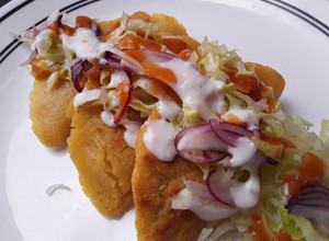 Una foto de Empanadas🥟 de frijol y plátano maduro...🙄