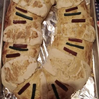 Rosca de reyes sabor naranja, tipo casera, no para venta Receta de Yezzy-  Cookpad