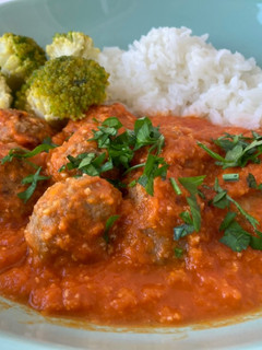 Una foto de Albóndigas de la abuela al horno en salsa
