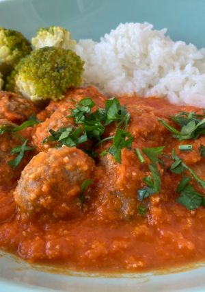 Foto principal de Albóndigas de la abuela al horno en salsa