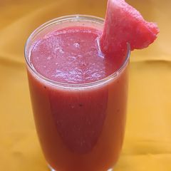 A picture of Apple and Watermelon Juice.