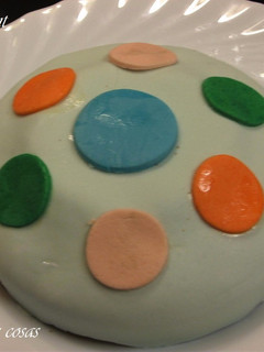 Una foto de Mi primera tarta fondant