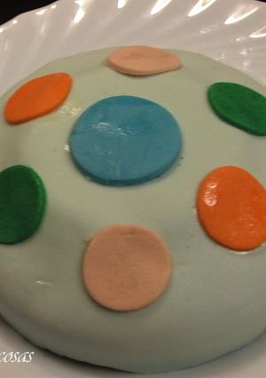Una foto de Mi primera tarta fondant