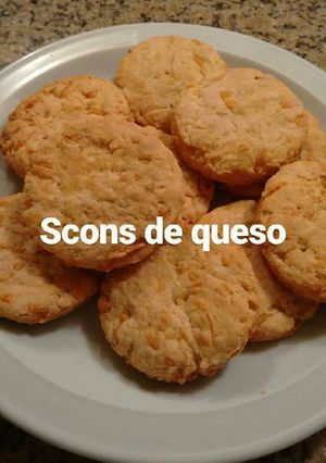 Una foto de Scons de queso 🧀