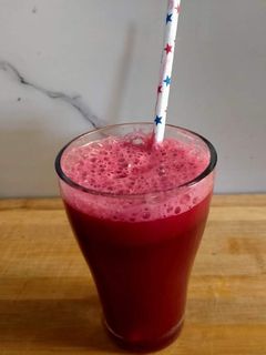 ગાજર ટામેટા અને બીટનો જ્યુસ (Carrot Tomato Beetroot Juice Recipe In Gujarati) રેસીપી મુખ્ય ફોટો