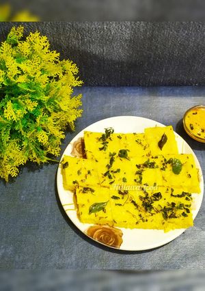 A picture of Khaman Dhokla.