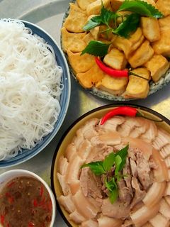 Hình của món Bún đậu mắm tôm.