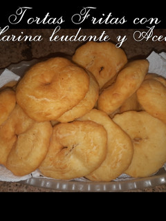 Una foto de Tortas fritas con harina leudante y aceite👍🏻🤩