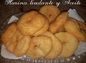 Una foto de Tortas fritas con harina leudante y aceite👍🏻🤩
