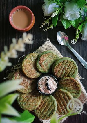 A picture of Mini Green Moong Pancake.