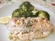 Una foto de pechuga de pollo con pistachos