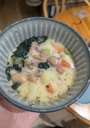 A picture of Zuppa Toscana.