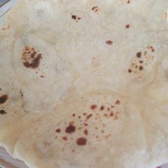 A picture of Taza Tawa naan (without yeast)👏😂.