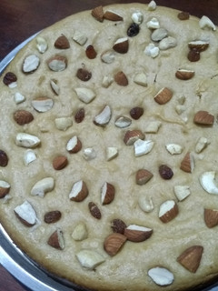 மென்மையான கோதுமை மாவு கேக் (kothumai maavu cake recipe in tamil) செய்முறை முக்கிய புகைப்படம்