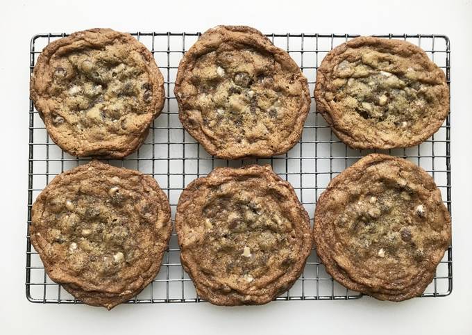 Easy Chocolate Toffee Chip Cookie