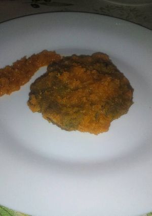Una foto de Filetes rusos con espinacas y salsa de zanahoria