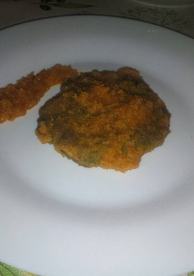 Una foto de Filetes rusos con espinacas y salsa de zanahoria