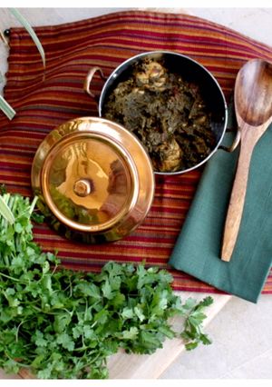 A picture of Pakistani style Spinach and chicken curry - Palak Chicken.