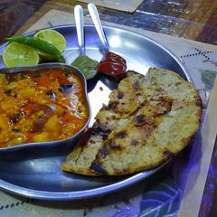 A picture of Tikkad - Aloo Pyaz.