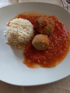 Una foto de Albóndigas en salsa de tomate