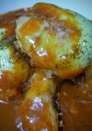 Una foto de Mozzarella sin carroza con atún bañada en crema de tomate casera