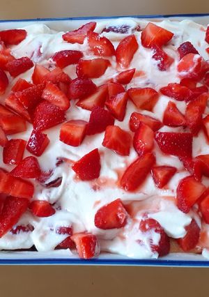 A picture of Light Strawberry Tiramisu.