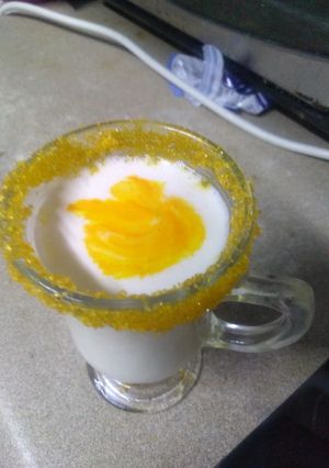 Una foto de Limoncello (licor cremoso de limón)
