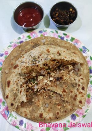 पापड़ के भरवा पराठे (Papad ke bharwan parathe recipe in hindi) रेसिपी मुख्य फोटो