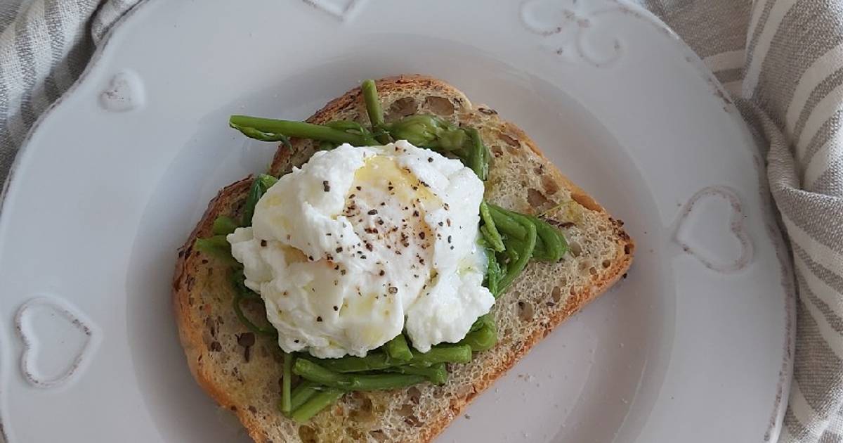 Ricetta Uova in camicia e asparagi di Simona ChicchiDiSorriso - Cookpad