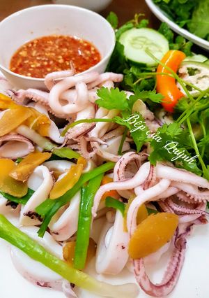 Hình của món Mực ống hấp gừng.