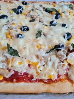 صورة لوصفة بيتزا 🍕 بلحم المدخن 😋