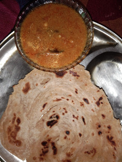 சப்பாத்தி பரோட்டா & வெஜ் சால்னா(Chapathi parrota&salna) செய்முறை முக்கிய புகைப்படம்
