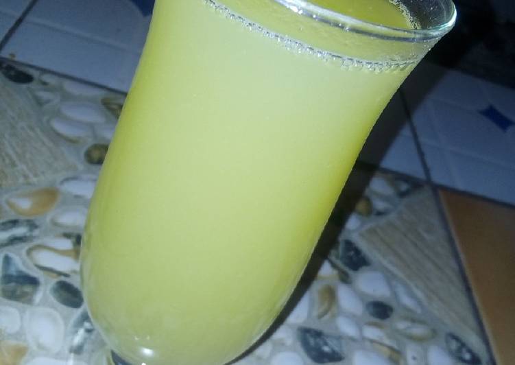 Blended pineapple juice