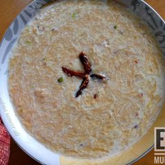 A picture of Sheer khurma.