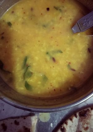 A picture of Daal palak.