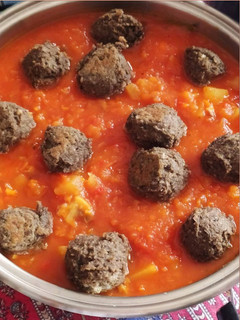 Una foto de Albóndigas de berenjena con tomate, patata y champiñones. TM6, Thermomix, vegetariano