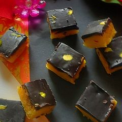 A picture of Badam chocolate fudgy bites.
