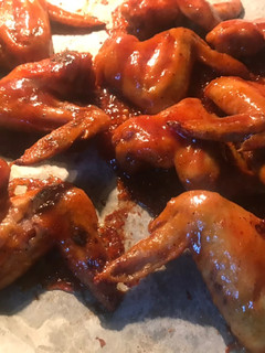 Una foto de Alitas BBQ Miel