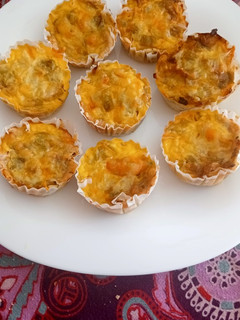 Una foto de 🥧Miniquiches con masa casera de dos sabores 🦐 y 🧀 🇨🇵