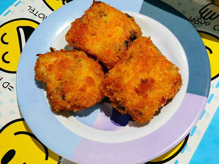 Bagaimana Membuat Nugget Nasi, Ayam dan Sayuran yang Lezat