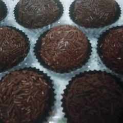 รูปของ Bola Bola Coklat Aduhai😋😚