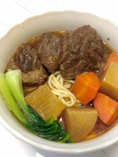 紅燒牛肉(萬用鍋) 的食譜成品照片