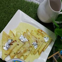 A picture of Cheesy Shahi tukrey.